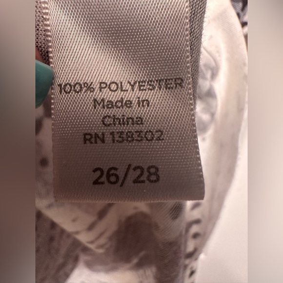 Avenue Monochrome Patterned Blouse - Picture 5 of 5